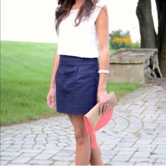 J. Crew Dresses & Skirts - J. Crew textured cotton mini skirt size 6